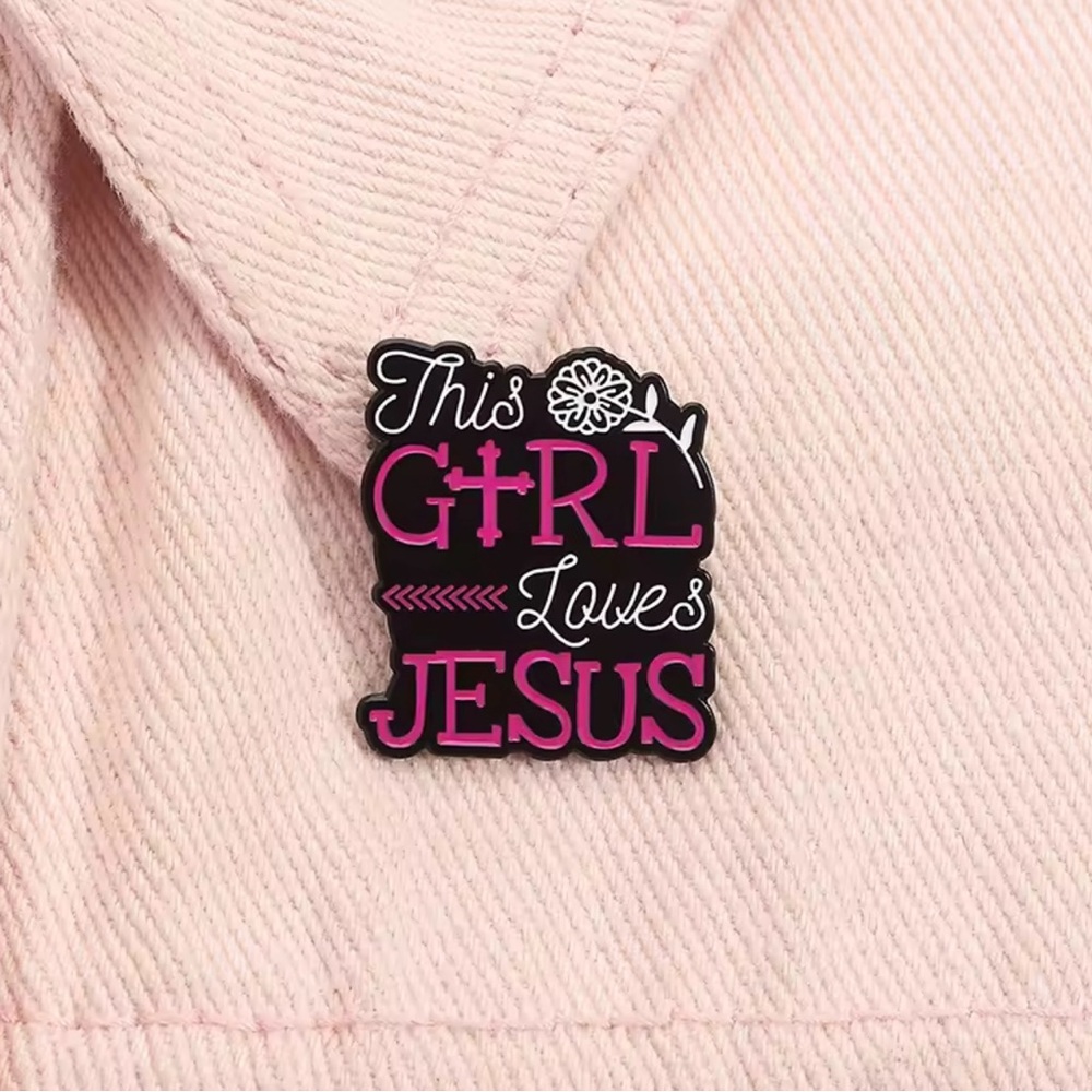 Pink pin 'This Girl Loves Jesus' Pin